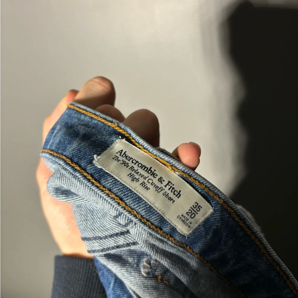 Abercrombie & Fitch The 90s Relaxed Cutoff High Rise Shorts Size 20 - Picture 4 of 4